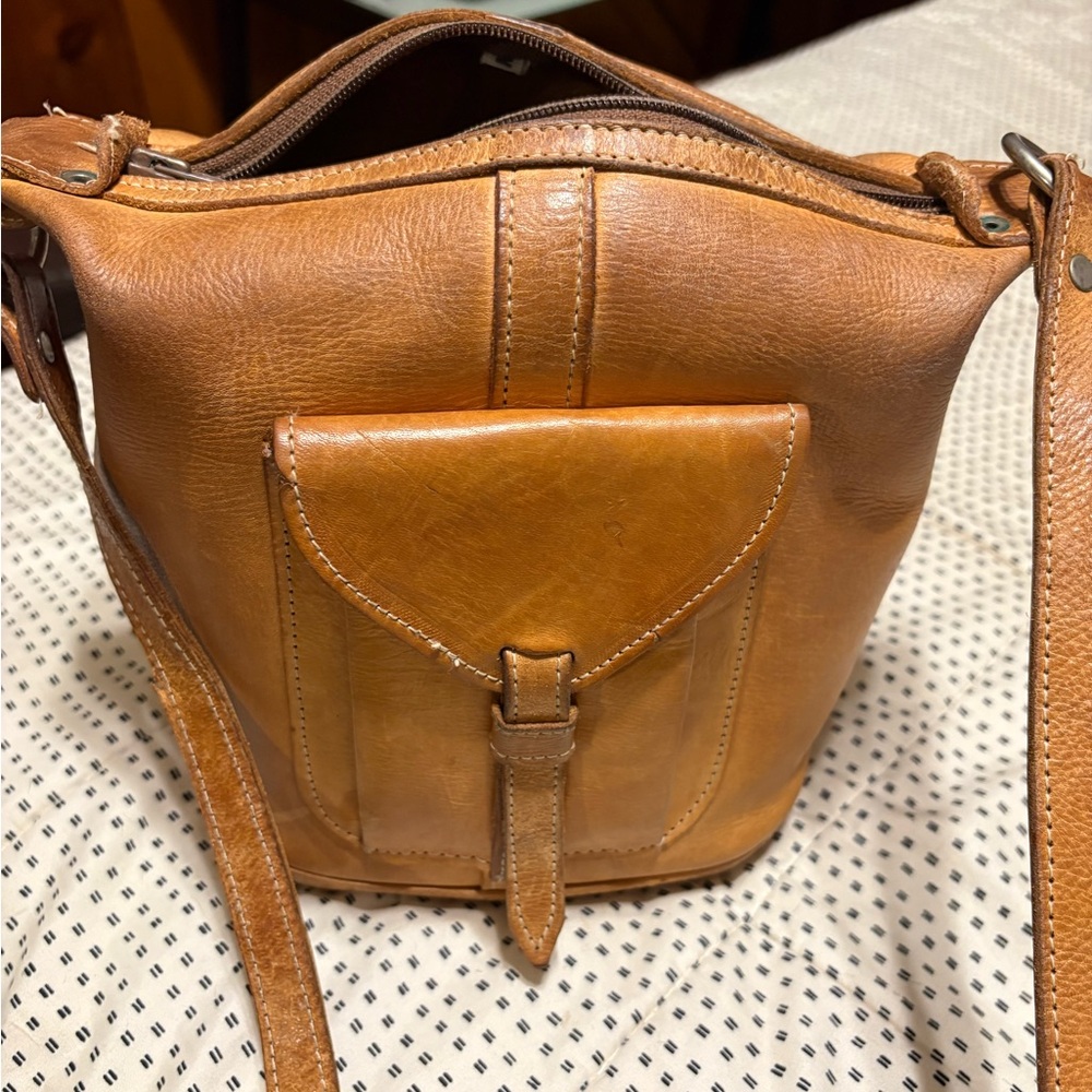 Source Unknown Tan Leather Crossbody Bag